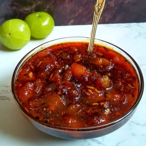 AMLA CHATNI (desi khand se bani hui)